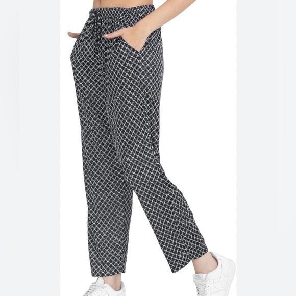 Black and White Pants Size Waist 30” - Picture 1 of 8